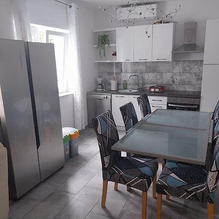 Vila Brig 108 - Private Swimming Pool And Jacuzzi Rijeka Bagian luar foto