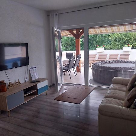 Vila Brig 108 - Private Swimming Pool And Jacuzzi Rijeka Bagian luar foto