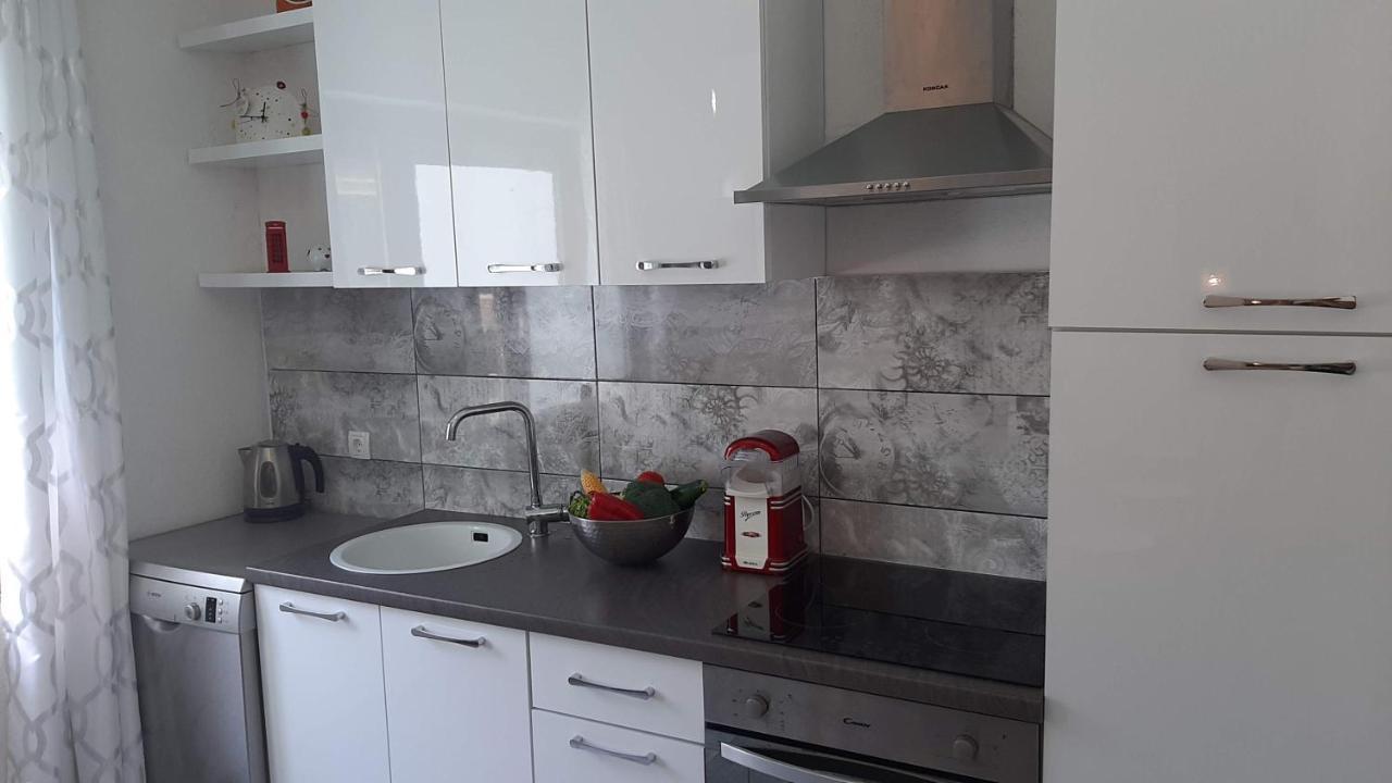 Vila Brig 108 - Private Swimming Pool And Jacuzzi Rijeka Bagian luar foto