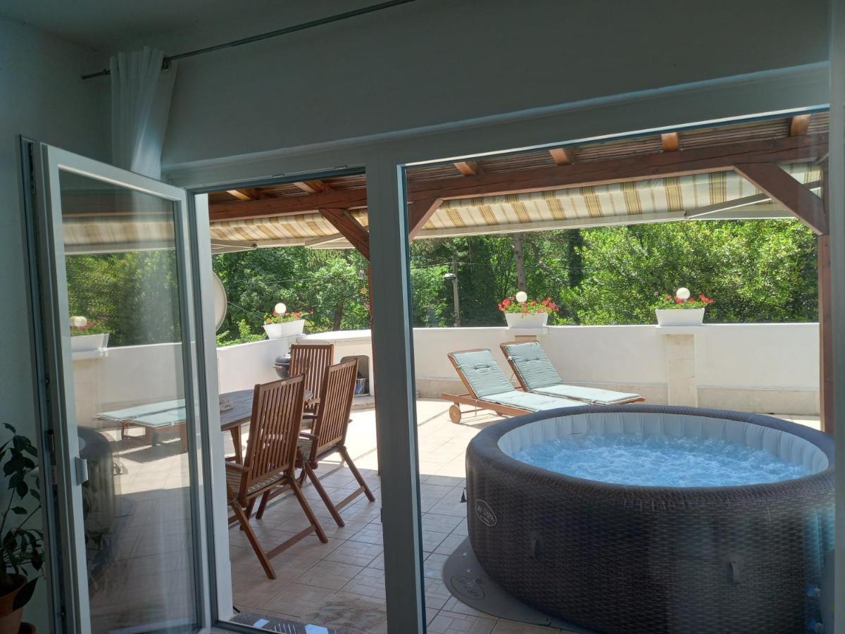 Vila Brig 108 - Private Swimming Pool And Jacuzzi Rijeka Bagian luar foto
