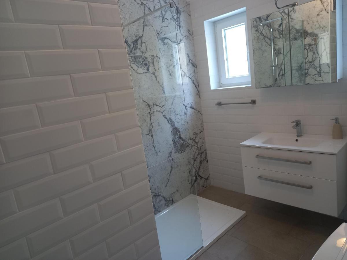 Vila Brig 108 - Private Swimming Pool And Jacuzzi Rijeka Bagian luar foto